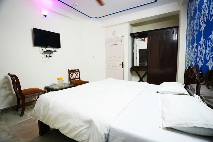 Room 5 of 37