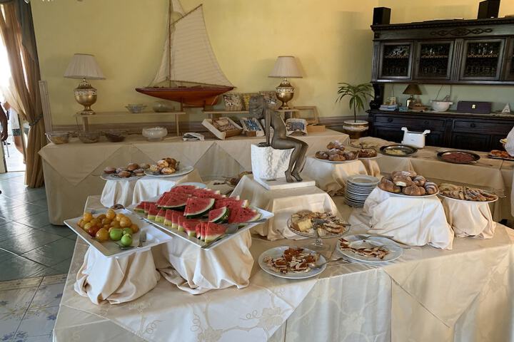 Dining 17 of 35