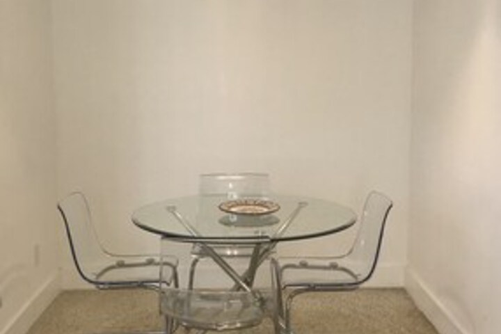 Room 9 of 37