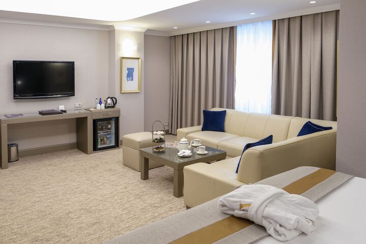 Room 46 of 97