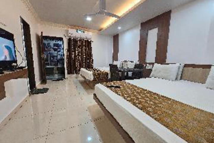 Room 7 of 7