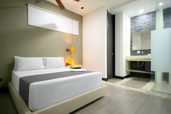 Room 13 of 68