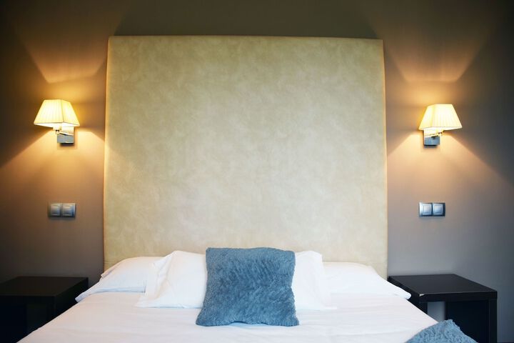 Room 6 of 11