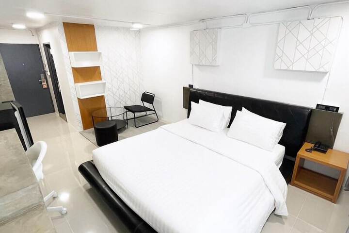 Room 21 of 47