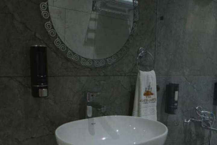 Room 18 of 24