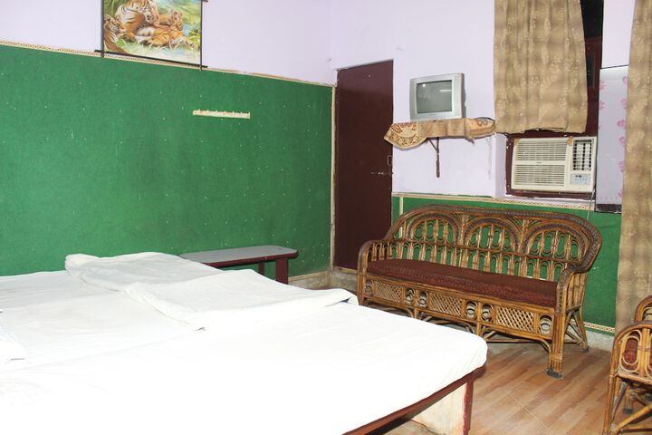Room 8 of 35