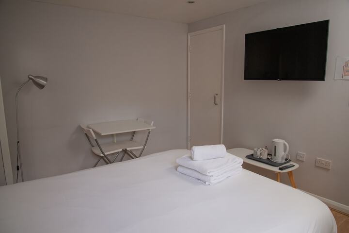 Room 28 of 89