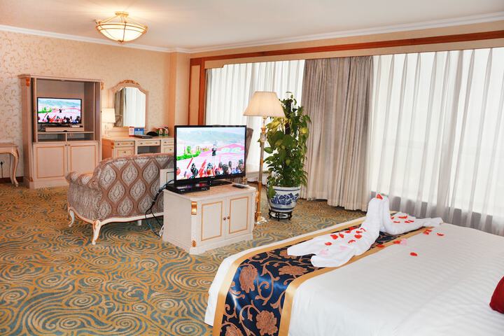 Room 15 of 121
