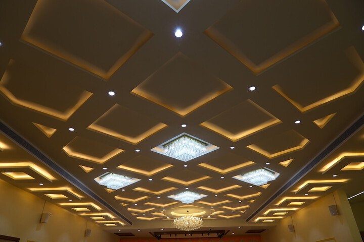 Ballroom/Hall 24 of 27