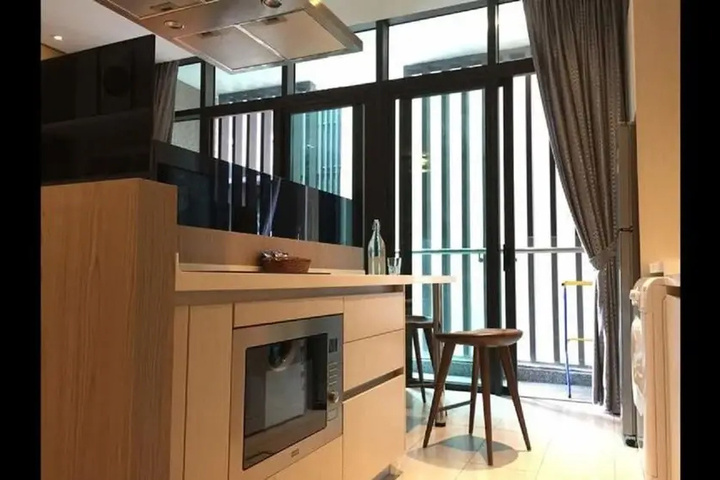 Room 5 of 18