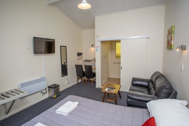 Room 8 of 46