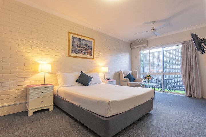 Room 9 of 34