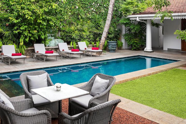 Pool 19 of 25