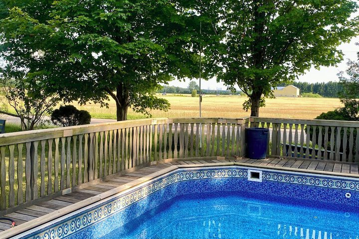 Pool 25 of 36