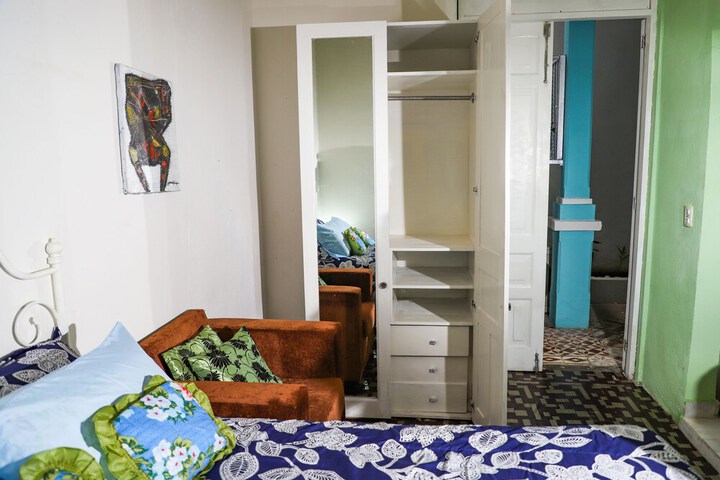 Room 4 of 13