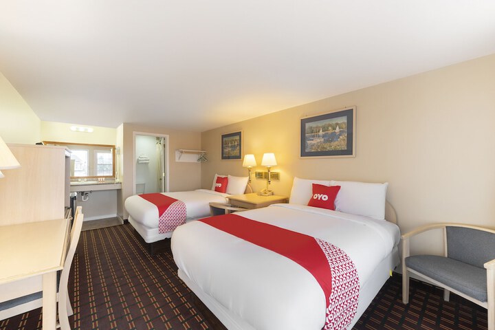2 Double Beds (14 of 16)