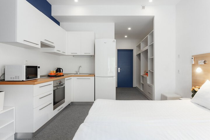 Room 35 of 91