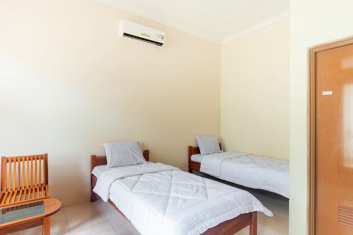 Room 7 of 32