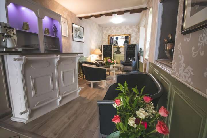 Entrance & Lobby