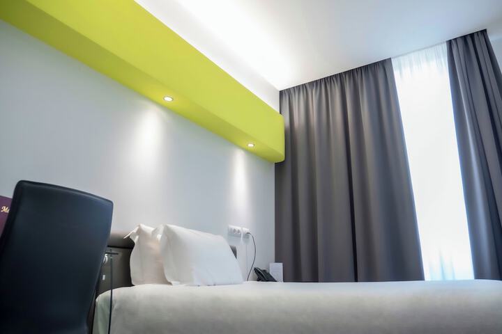 Room 7 of 36