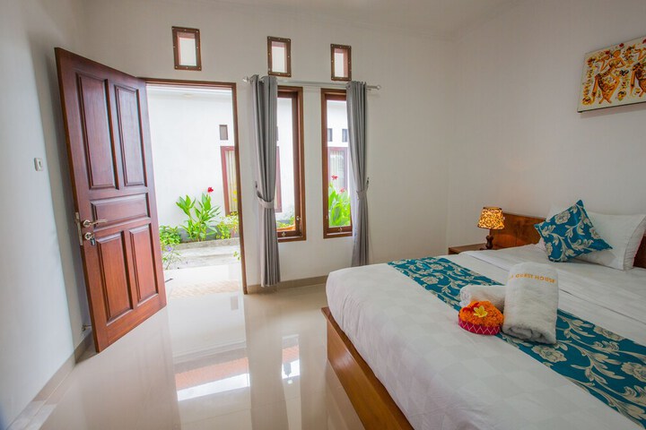 Room 4 of 13