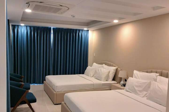 Room 6 of 24