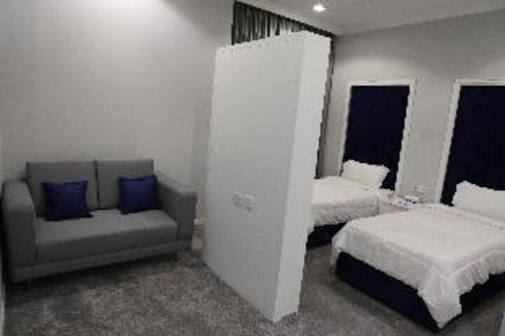 Room 8 of 36