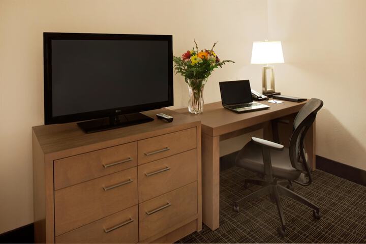 1 Queen Kitchenette (2 of 7)