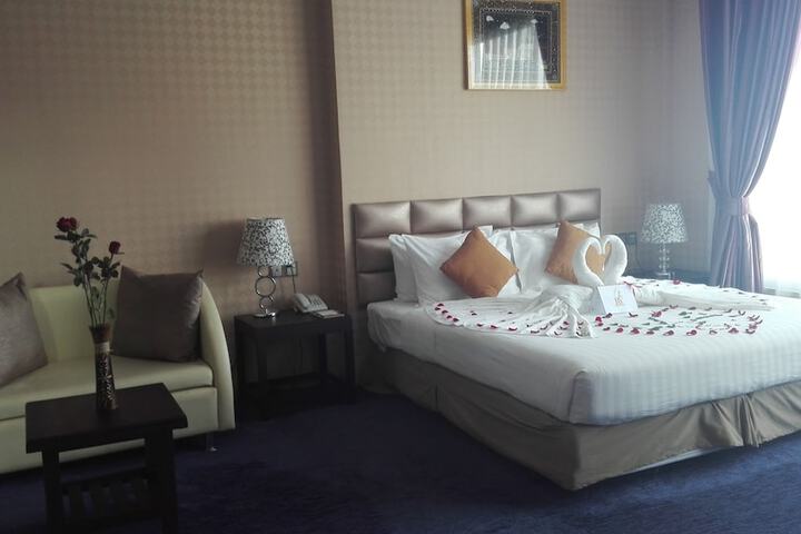 Room 5 of 38