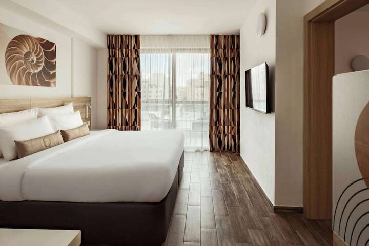 Room 75 of 177