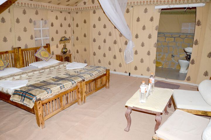 Room 5 of 32