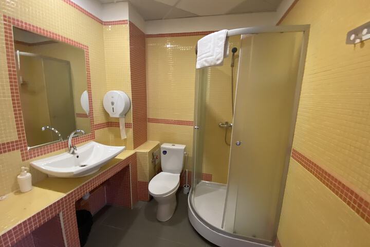 Room 242 of 272