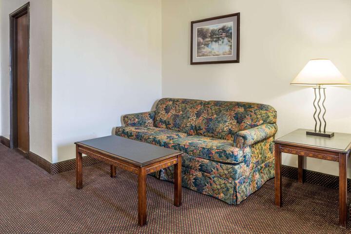 1 King Bed (7 of 7)
