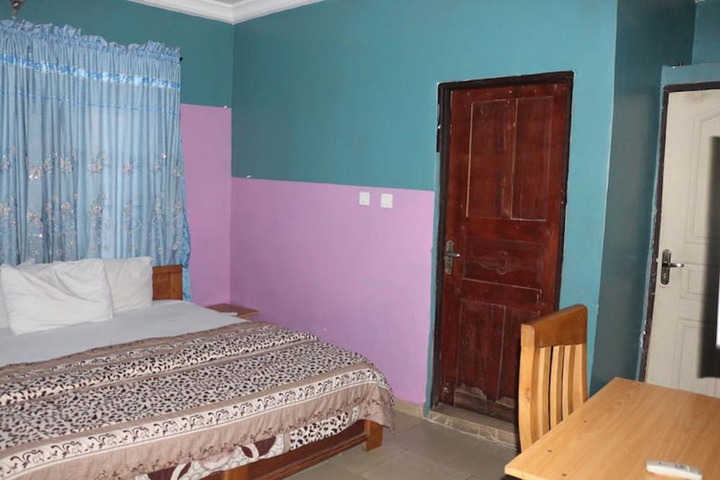 Room 13 of 24
