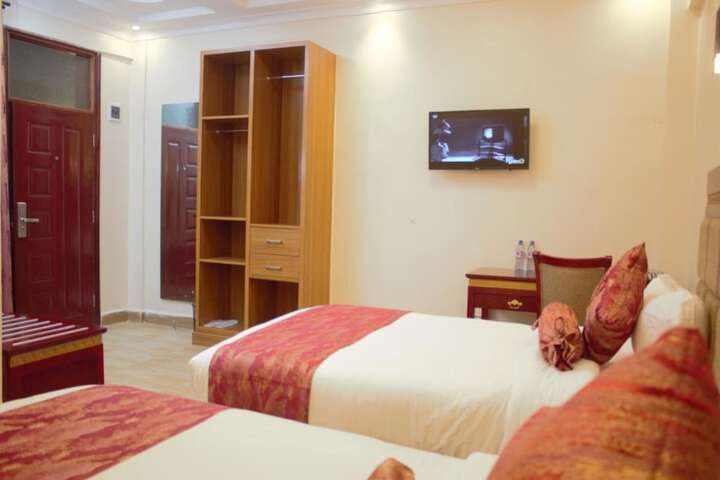Room 6 of 31