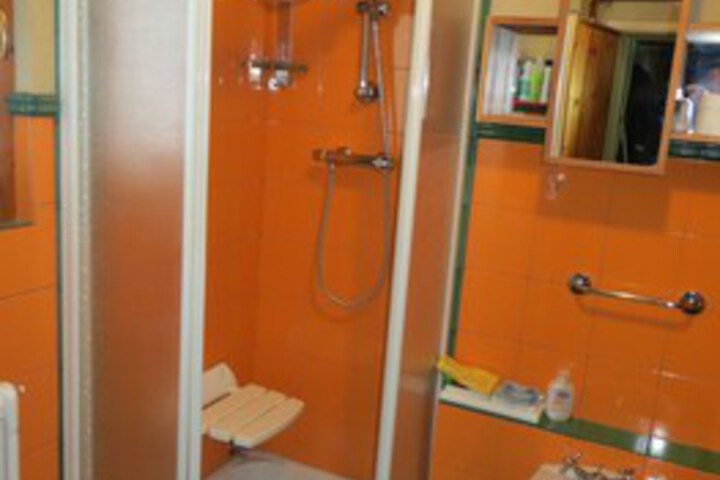 Room 7 of 34