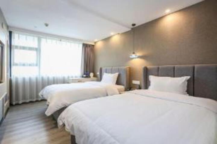 Room 21 of 23