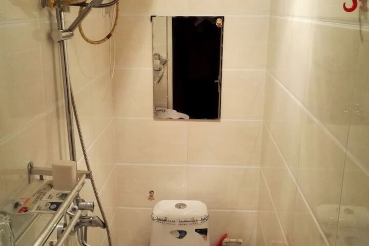 Room 15 of 30