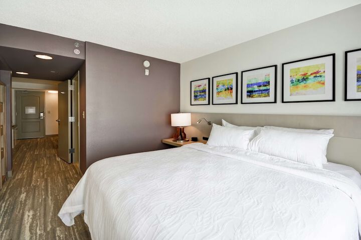 1 King Bed (17 of 29)