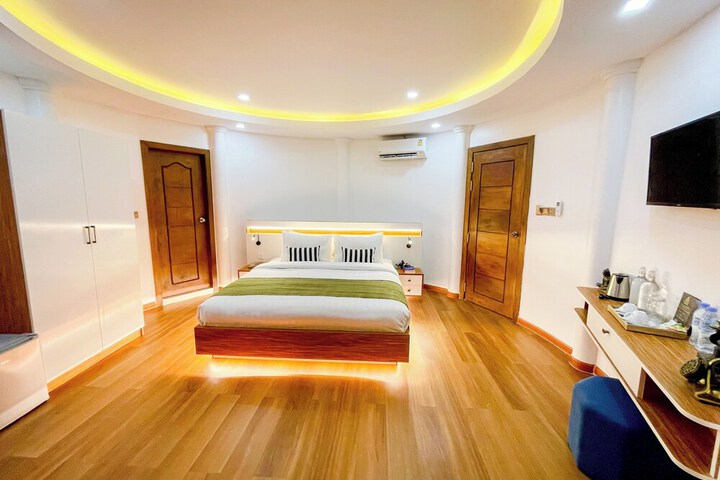 Room 30 of 180