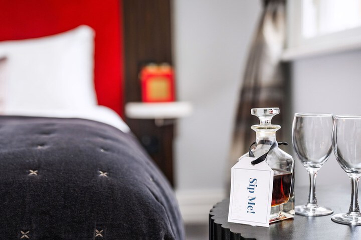 Room amenity