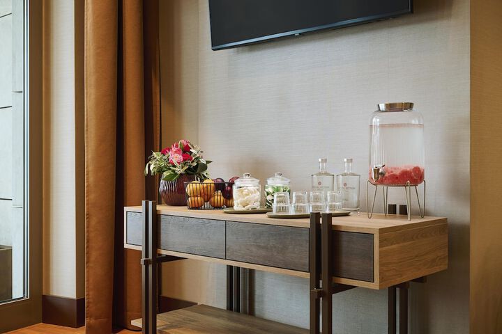 Entrance & Lobby