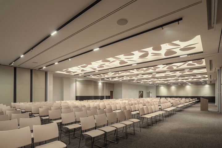 Business Center 307 of 357