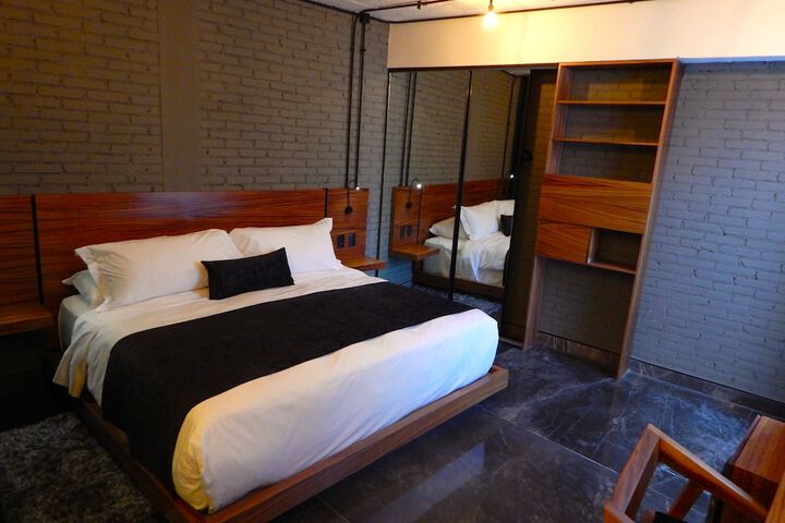 Room 28 of 51