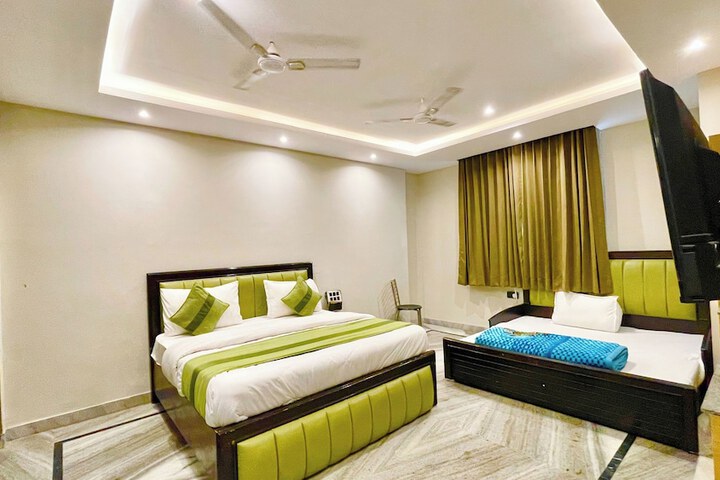 HOTEL PREMIUM K P Near HAR KI PODDI