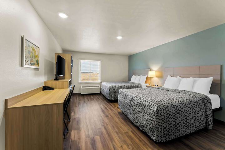 Basic Queen Bed (3 of 11)