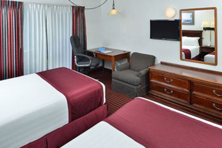 Room 32 of 62