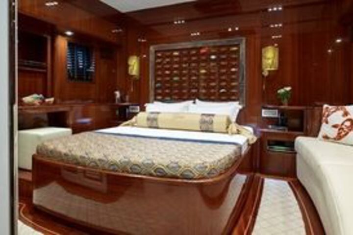 Room 8 of 13