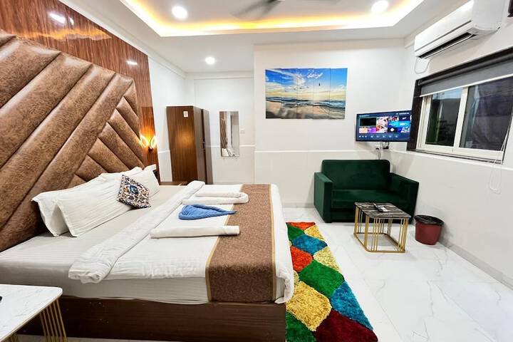 Room 6 of 24
