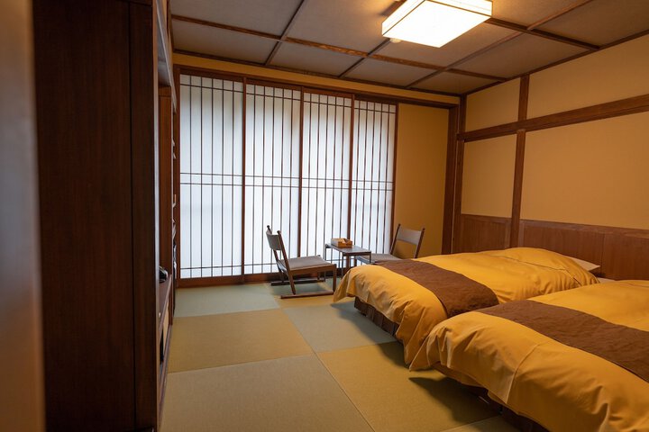 Room 8 of 84